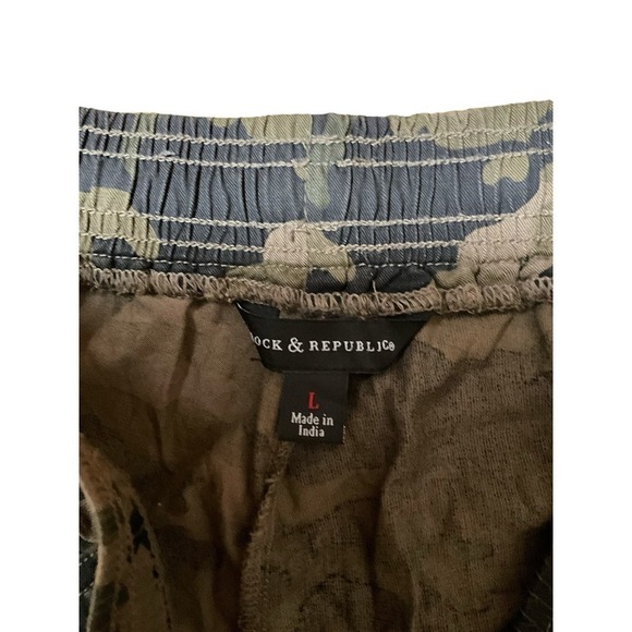 Rock & Repubic Jogger Pant Women's Size L Multicolor Camouflage Print Drawstring - Picture 3 of 3